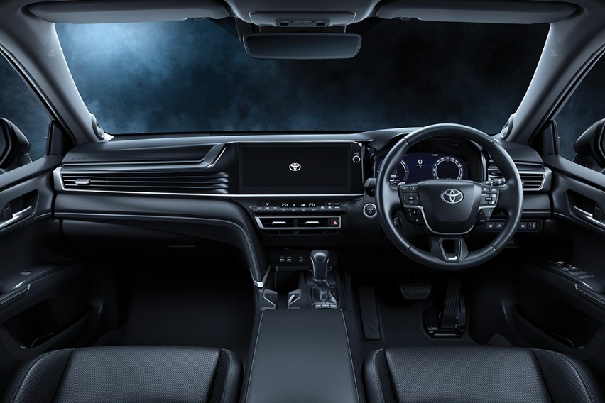 New Toyota Camry 2.5 V
