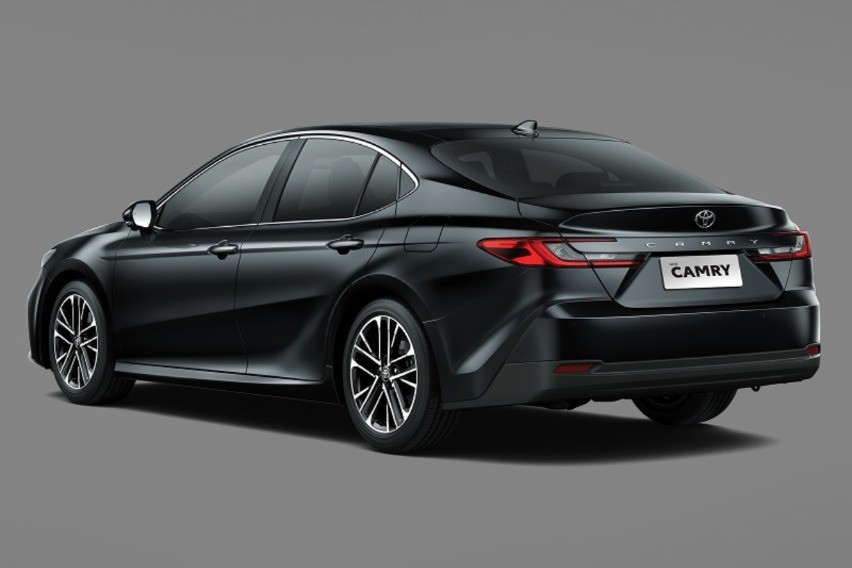 New Toyota Camry 2.5 V