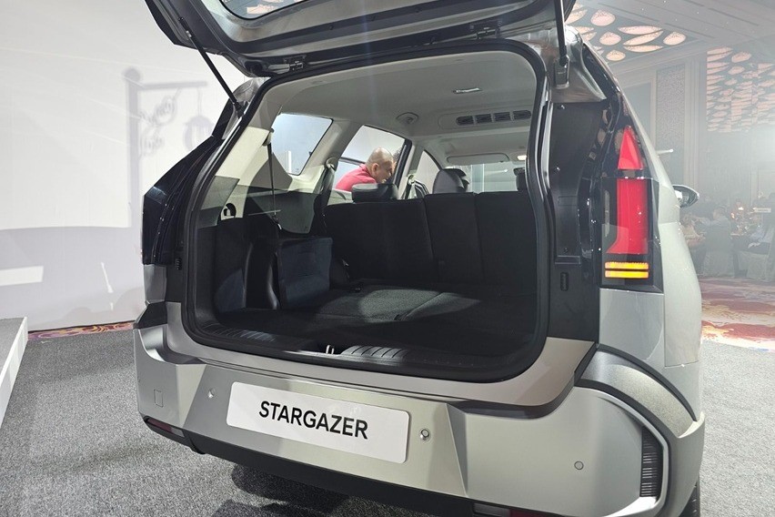 Hyundai Stargazer