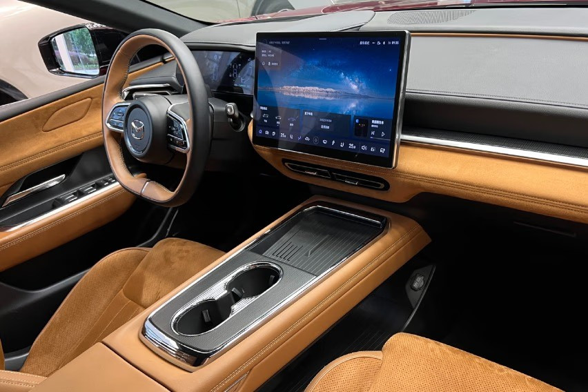 Mazda EZ-6  berbasis Changan L07 