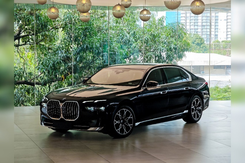 New BMW 750e xDrive PHEV now in PH