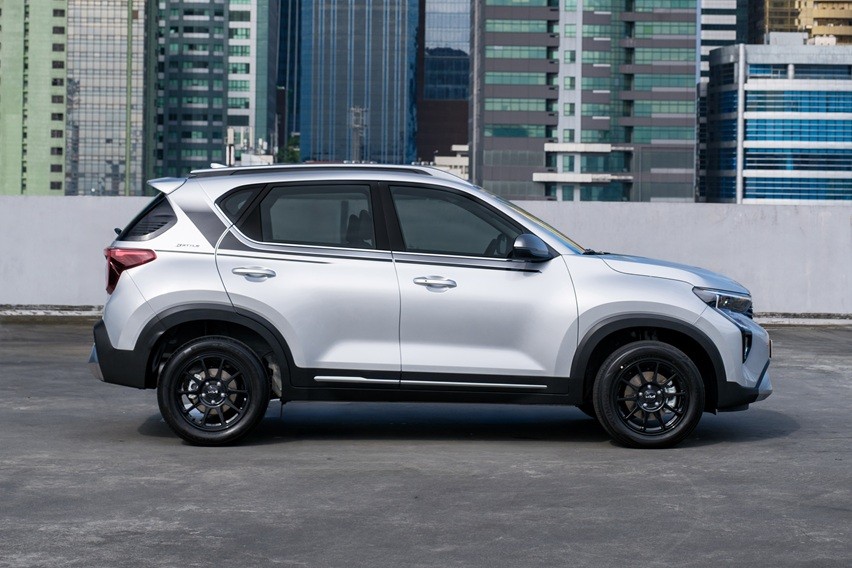 Kia Sonet K Style Edition Sparkling Silver 2