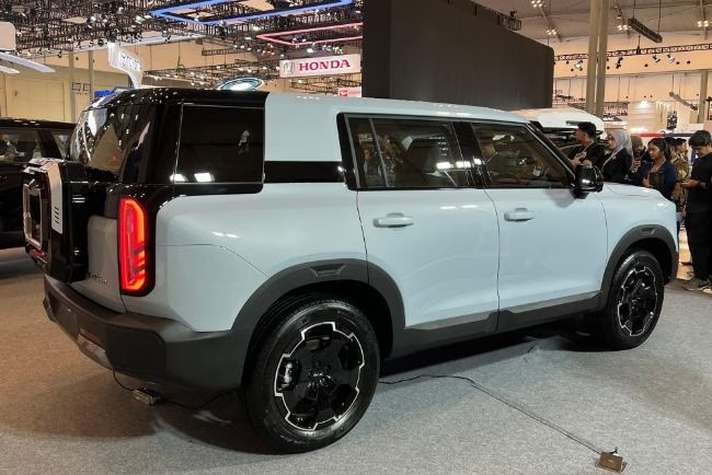 Baic BJ30 Hybrid FWD meluncur di GJAW 2025