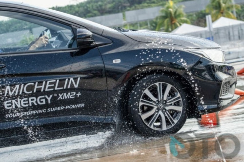 Perlunya Pengecekan Ban Mobil Sebelum Perjalanan Jauh dan saat Musim Hujan