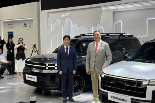 Di IIMS 2026 Hyundai Merilis Santa Fe XRT Hybrid Senilai Rp900 Jutaan