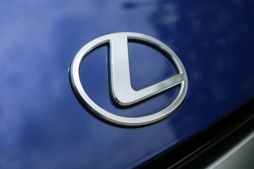 Lexus LBX Emblem