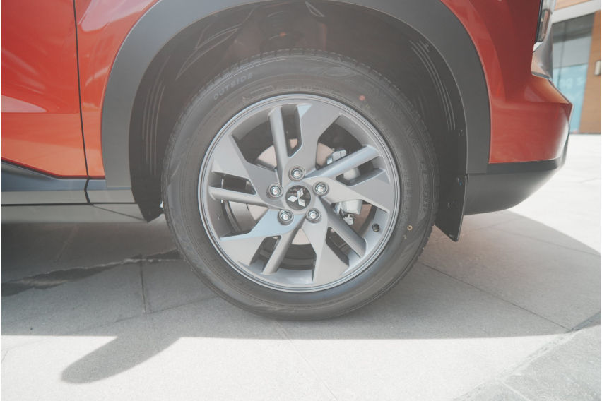 Mitsubishi Xforce GLX