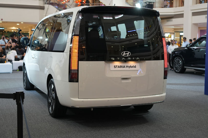 Hyundai Staria HEV