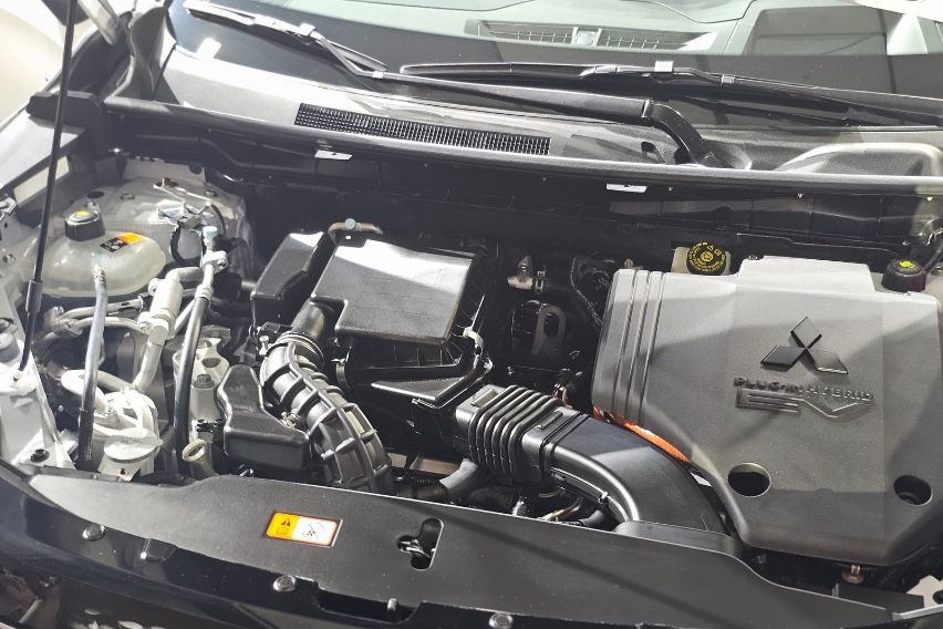 outlander PHEV 7